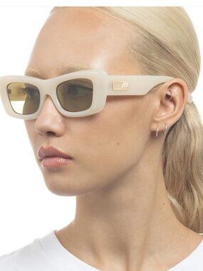 NWT LE SPECS 50mm Sunglasses DOPAMINE | MILKY ALMOND